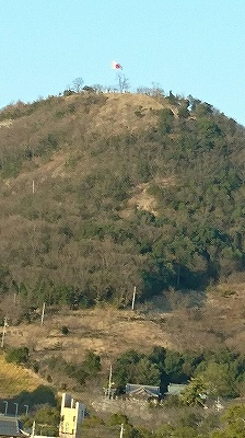 日本の旗山上